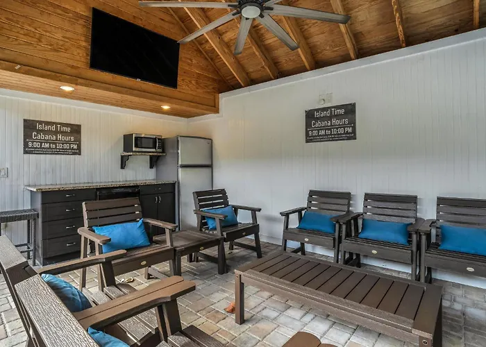 Island Time - Pool Holiday home